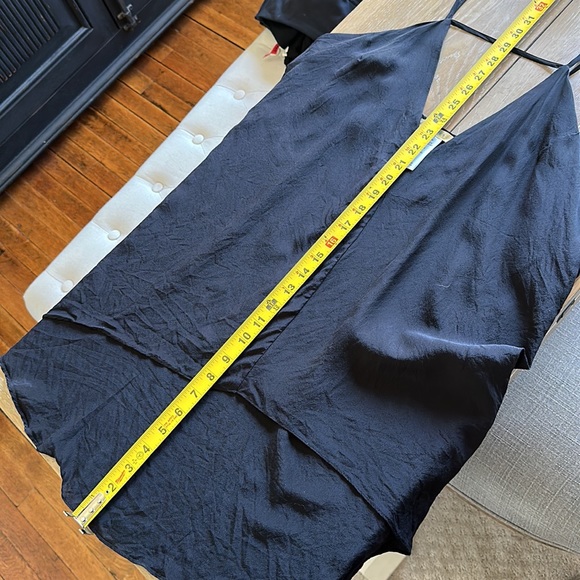 Hawks by gold hawk 100% silk high low deep cut v string Y2K black tank blouse L - Picture 9 of 11